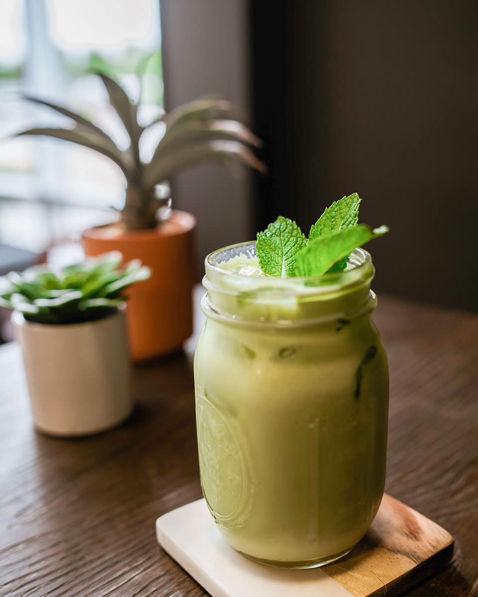 matcha iced latte